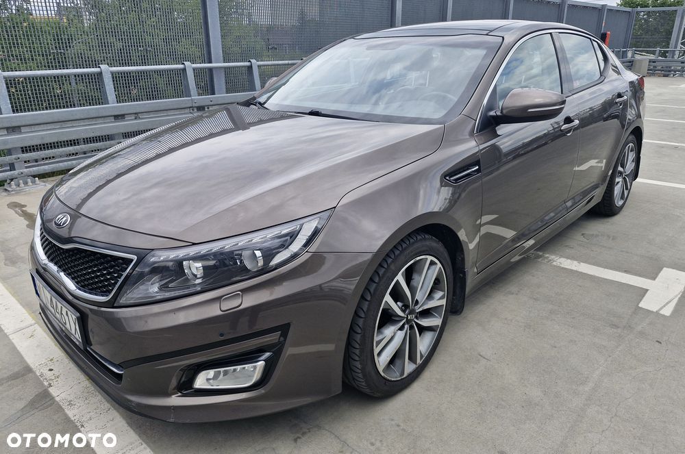 Kia Optima 2.0 L - 8