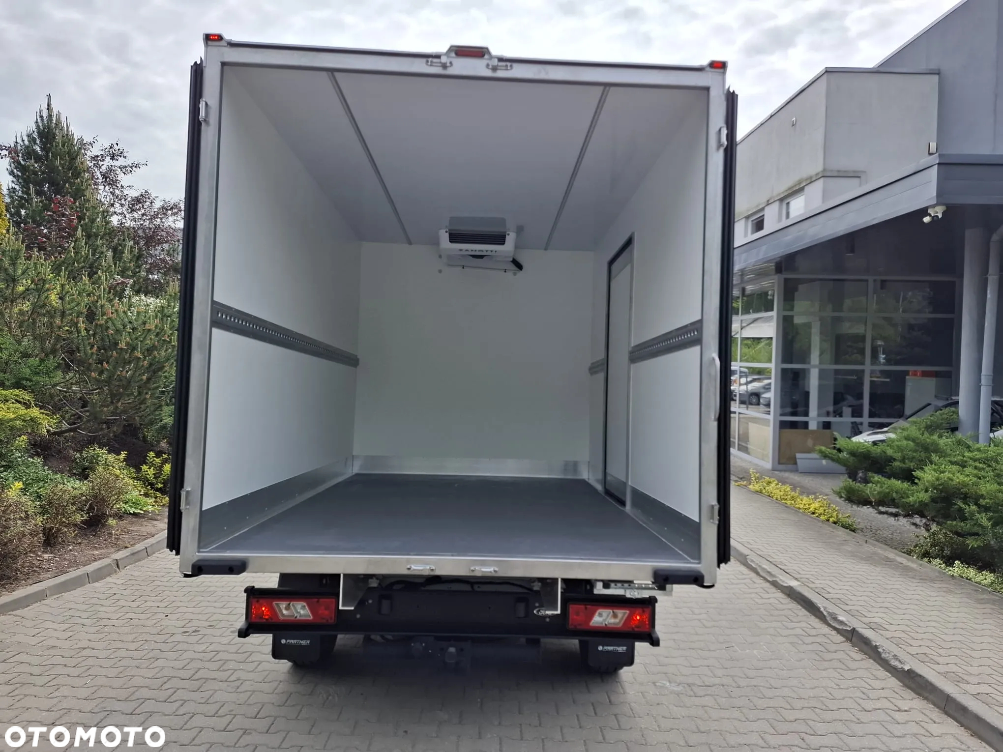 Ford Transit - 12