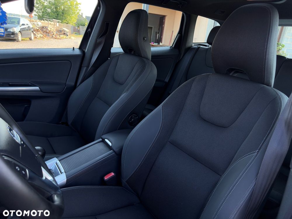 Volvo XC 60 D3 R-Design Momentum - 21