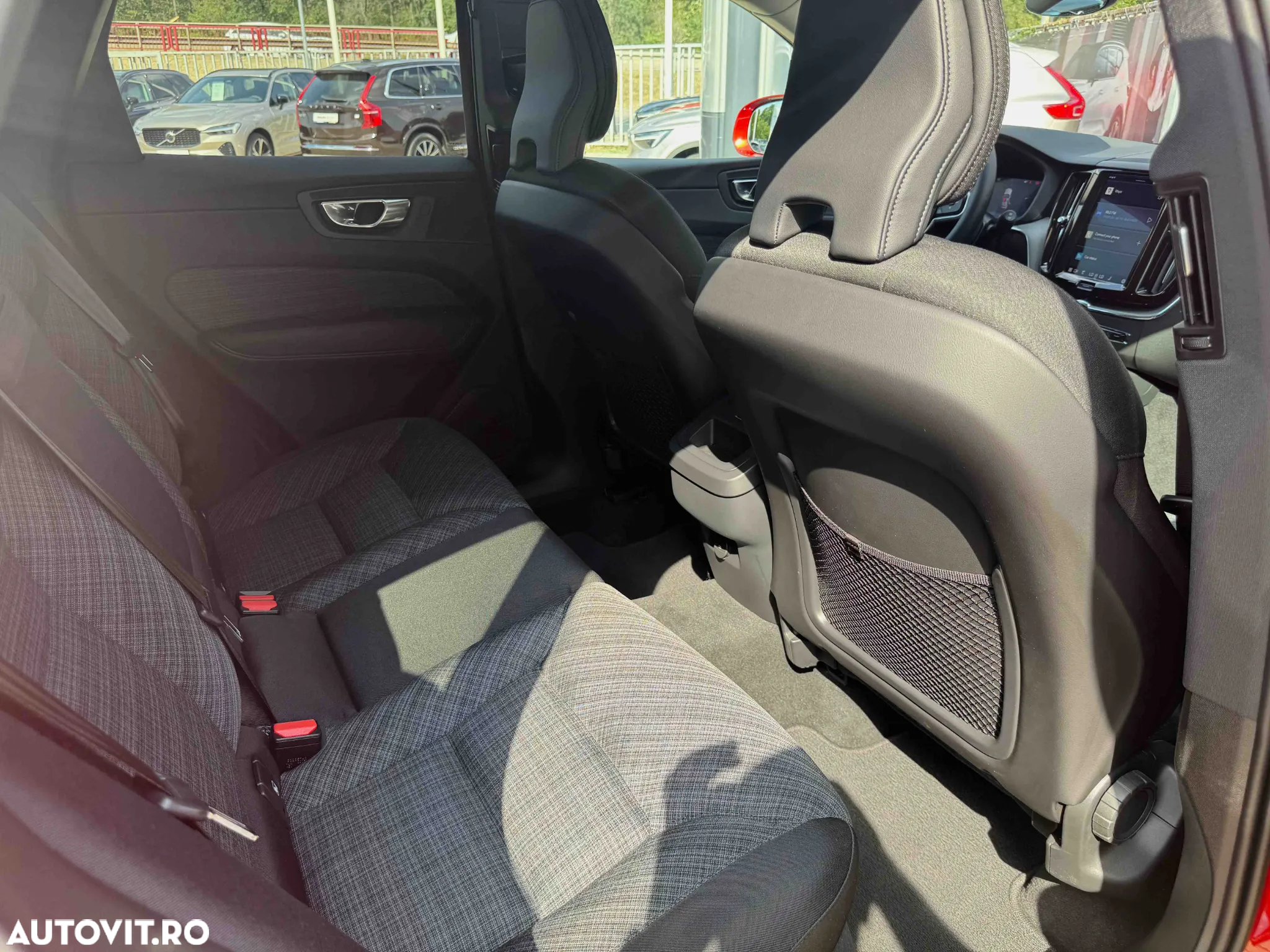 Volvo XC 60 B4 MHEV AT AWD Core - 10