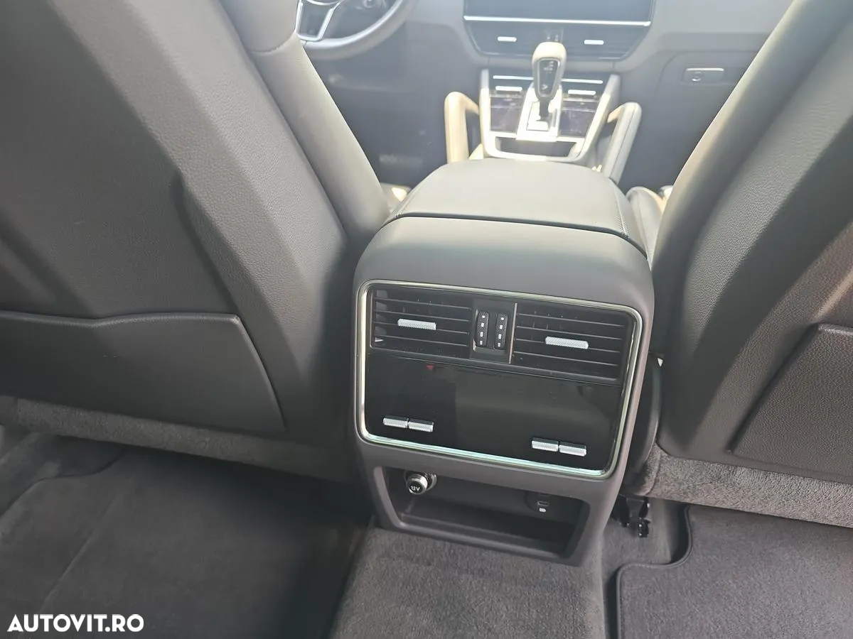 Porsche Cayenne E-Hybrid - 12