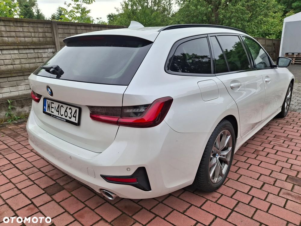 BMW Seria 3 318i Sport Line - 12