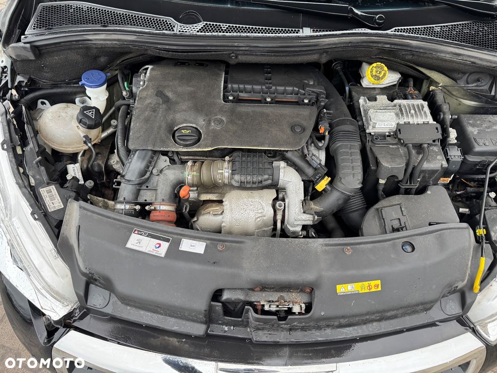 Peugeot 208 1.6 BlueHDi Allure S&S - 16