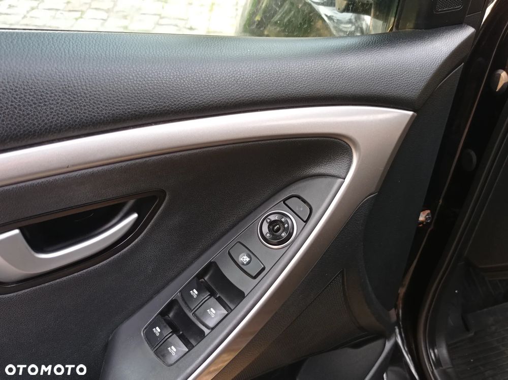 Hyundai i30 1.6 GDI Premium - 25