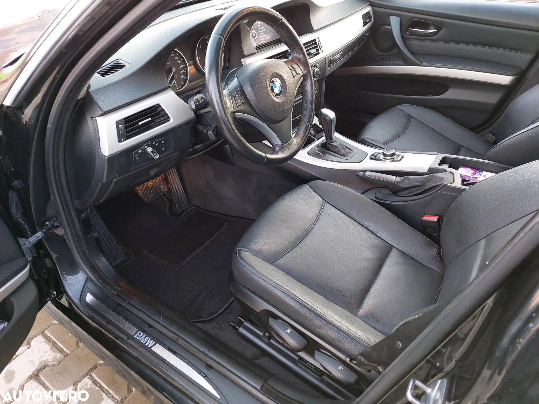 BMW Seria 3 320d DPF Touring Aut. - 27