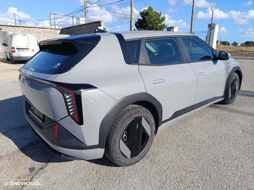 Kia EV4 58.3 kWh Drive — fotografia 16