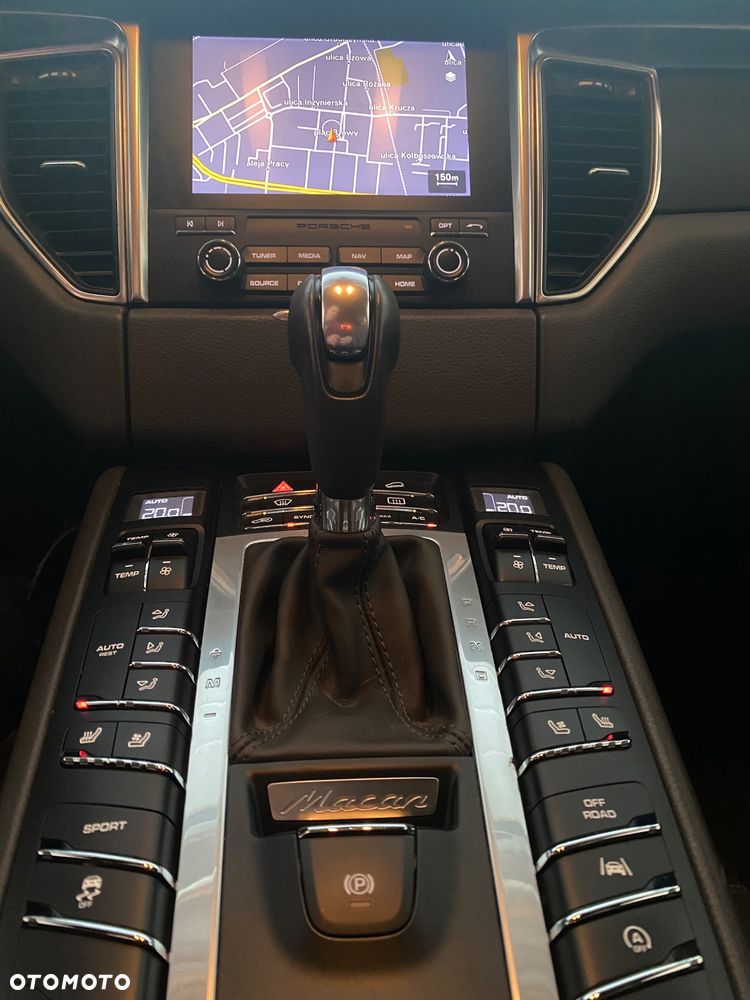 Porsche Macan - 10