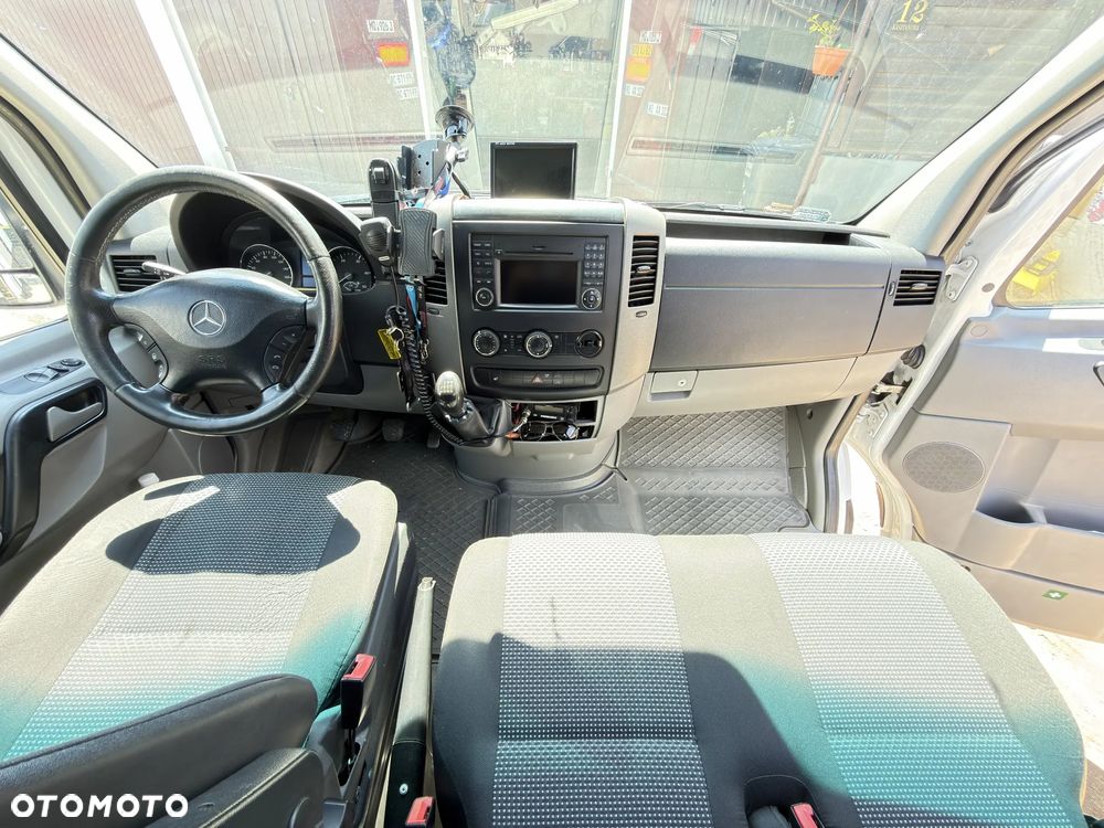Mercedes-Benz Sprinter - 13