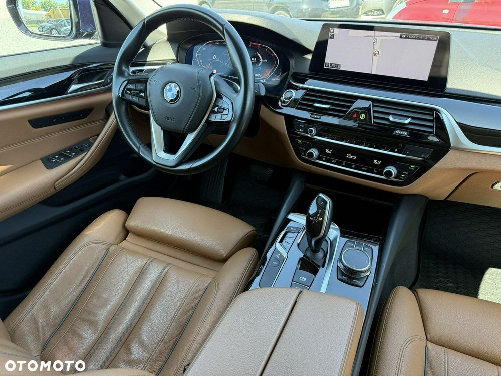 BMW Seria 5 518d Sport Line - 23