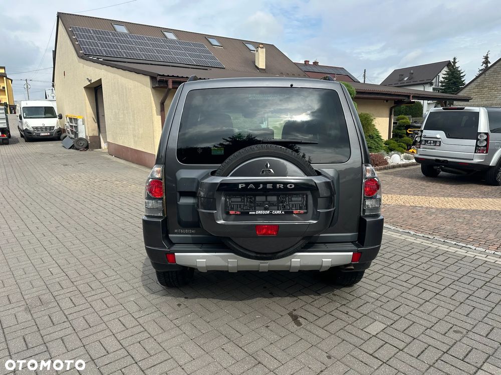 Mitsubishi Pajero - 6