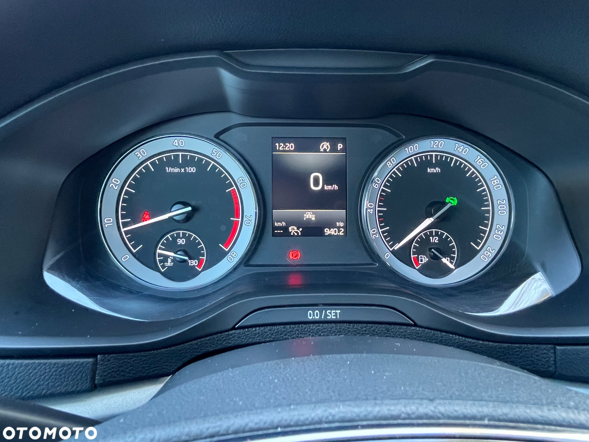 Skoda Karoq 1.5 TSI ACT 4x2 Ambition DSG - 8