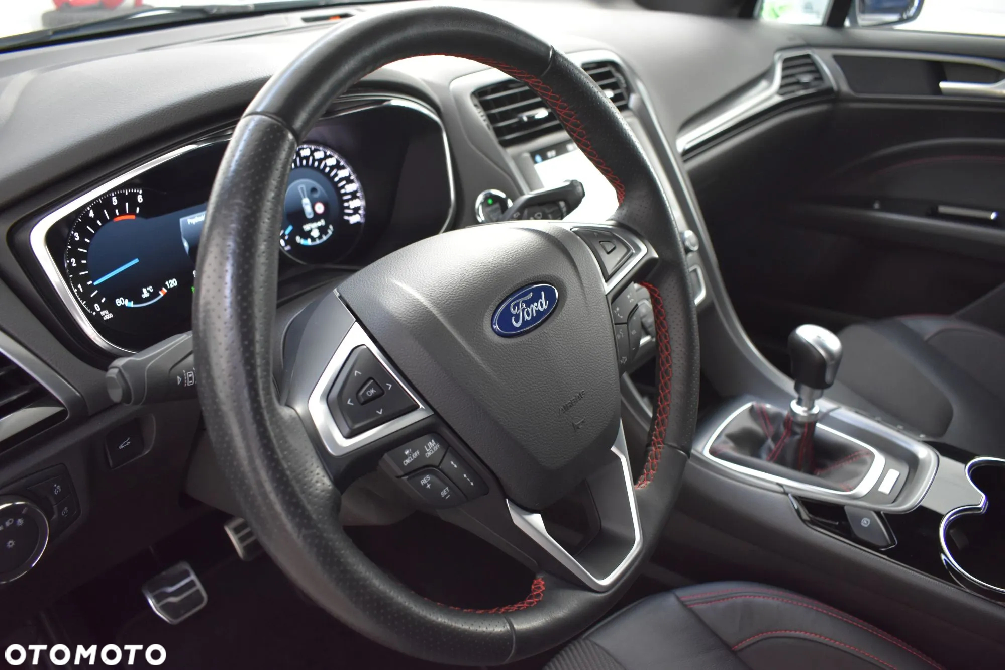 Ford Mondeo Turnier 2.0 TDCi Start-Stopp ST-Line - 23