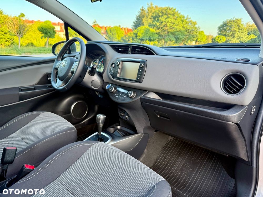 Toyota Yaris 1.5 VVT-i Comfort mit Design Paket - 18