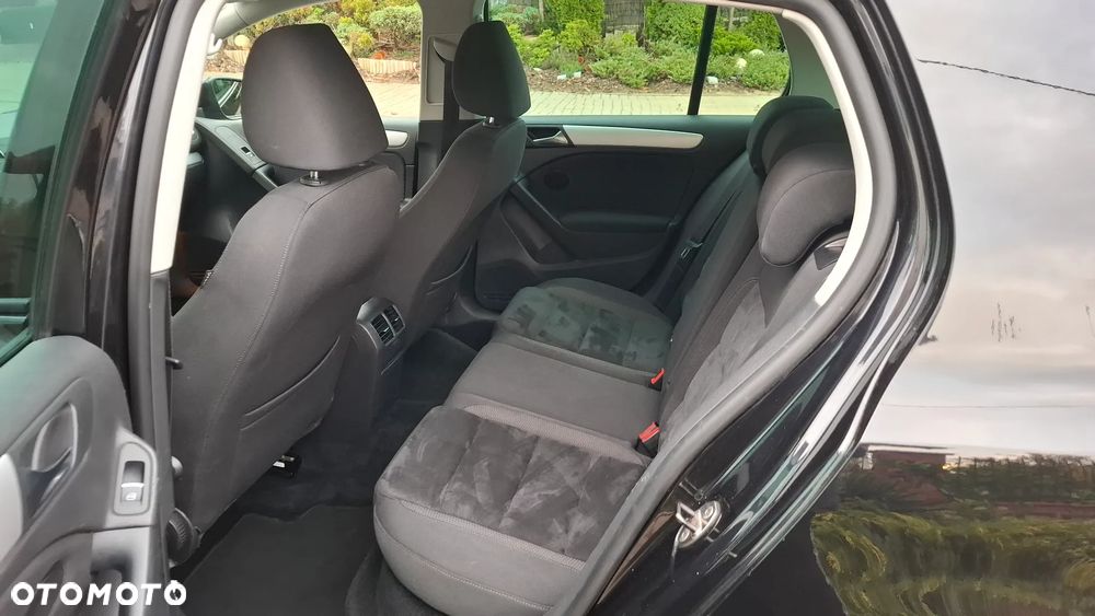 Volkswagen Golf 2.0 TDI DPF Highline - 11