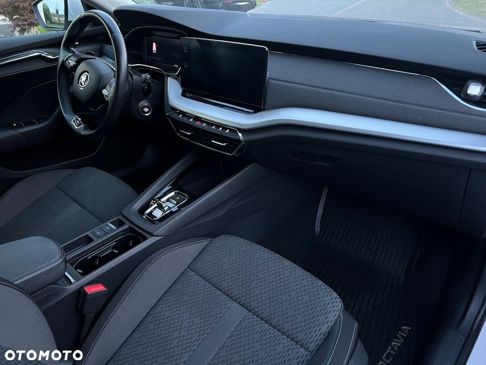 Skoda Octavia 2.0 TDI Style DSG - 17