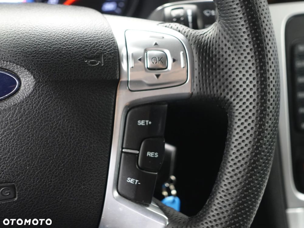 Ford Galaxy 2.0 TDCi Ghia - 39