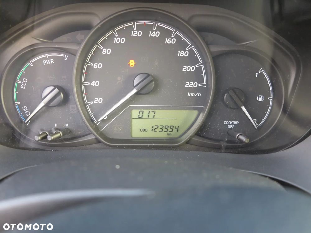 Toyota Yaris Hybrid 100 Active EU6 - 8