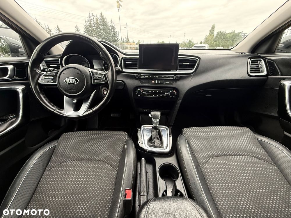 Kia Ceed - 12