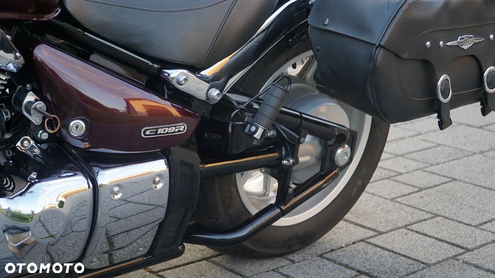 Suzuki Boulevard - 16