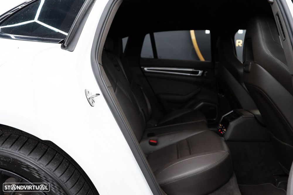 Porsche Panamera Sport Turismo 4 E-Hybrid - 49