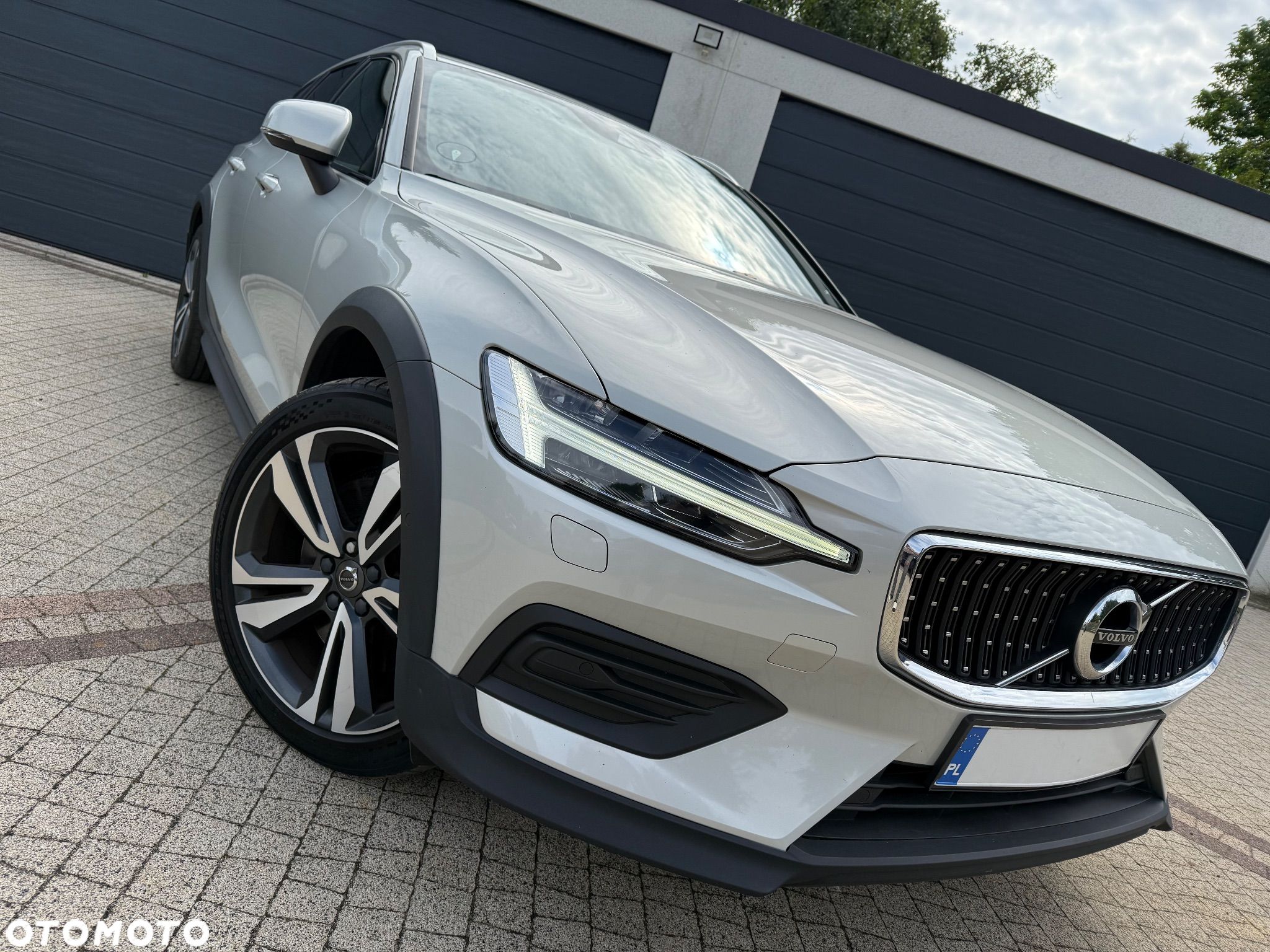 Volvo V60 Cross Country D4 AWD Geartronic Pro - 1