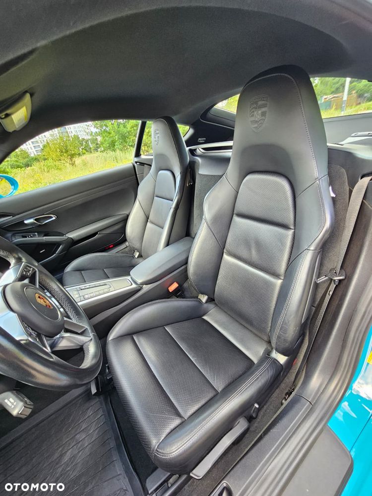Porsche 718 Cayman - 19