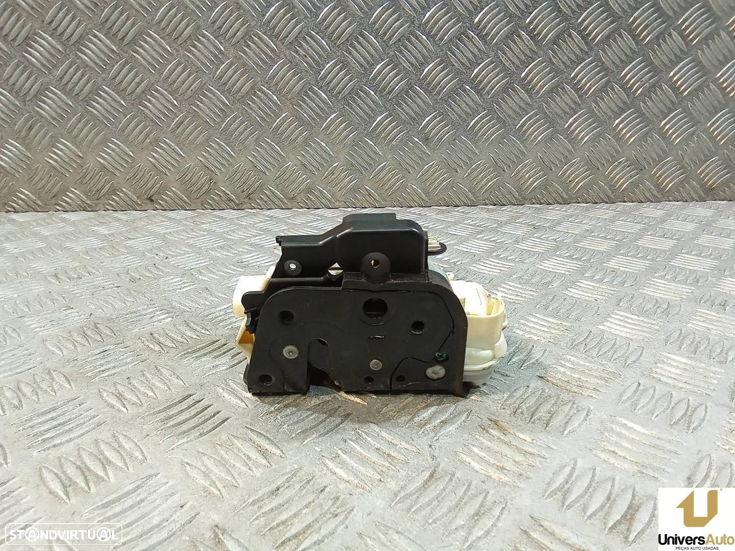 FECHADURA PORTA FRONTAL ESQUERDA AUDI A6 2004 -4F1837015 - 2