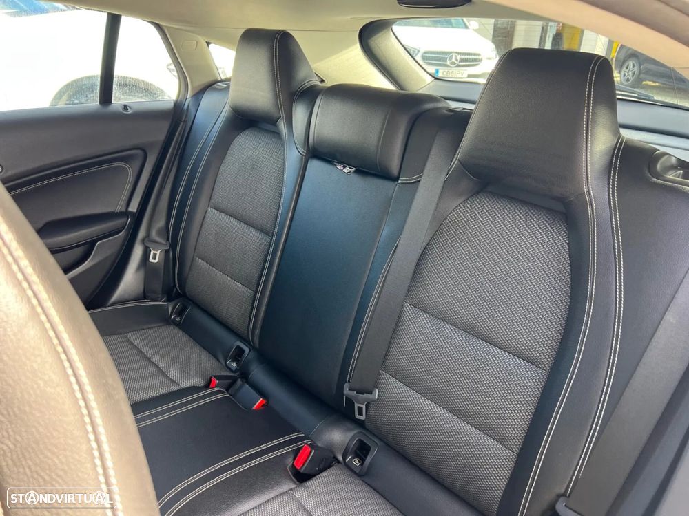 Mercedes-Benz CLA 180 - 10