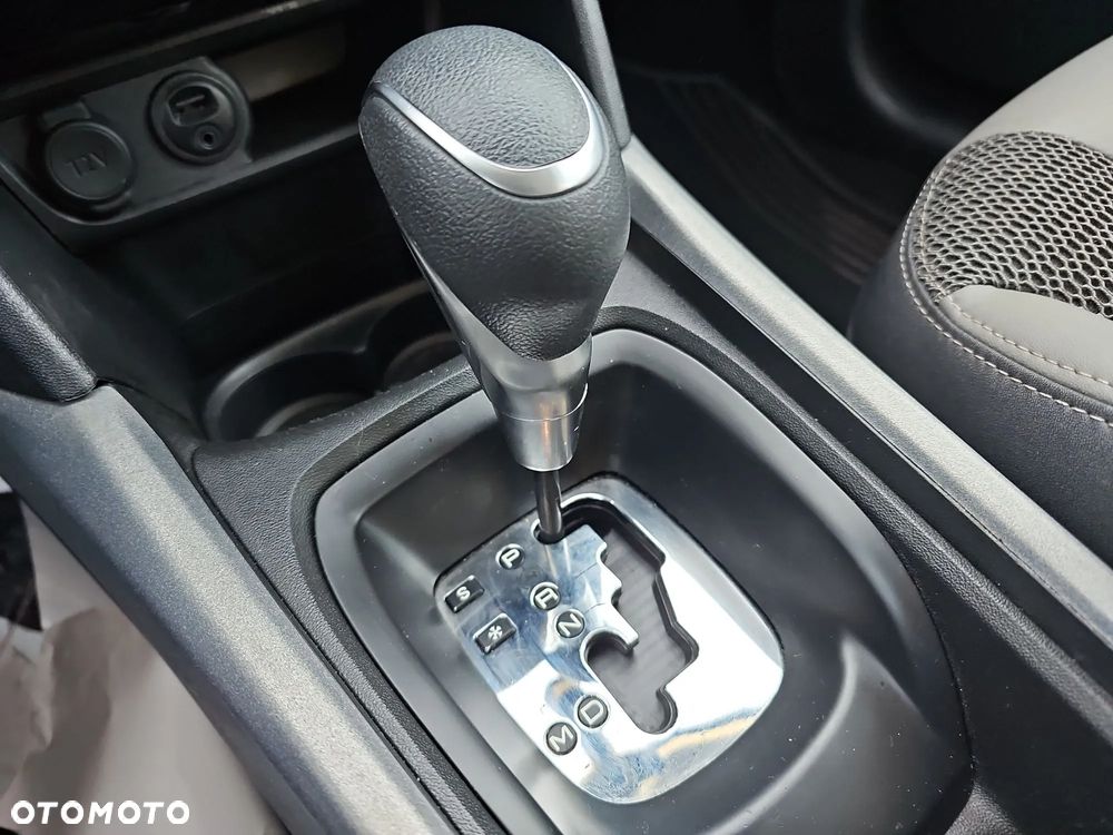 Peugeot 2008 1.2 Pure Tech Allure S&S EAT6 - 27