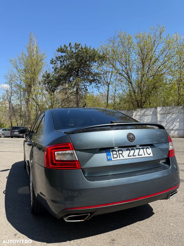 Skoda Octavia 2.0 TDI DSG RS - 3