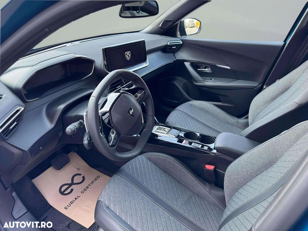 Peugeot 2008 1.2L e-DCS6 MHEV Allure - 9