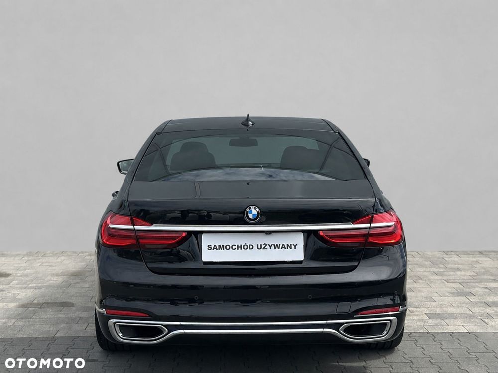 BMW Seria 7 - 8