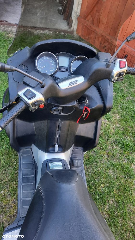 Piaggio MP-3 - 7