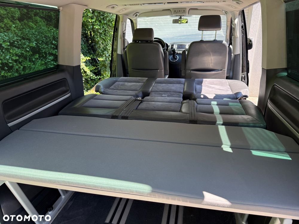 Volkswagen Multivan - 32