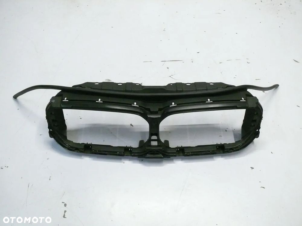 PAS PRZEDNI GÓRNY ŻALUZJA BMW M5 F90 G30 G31