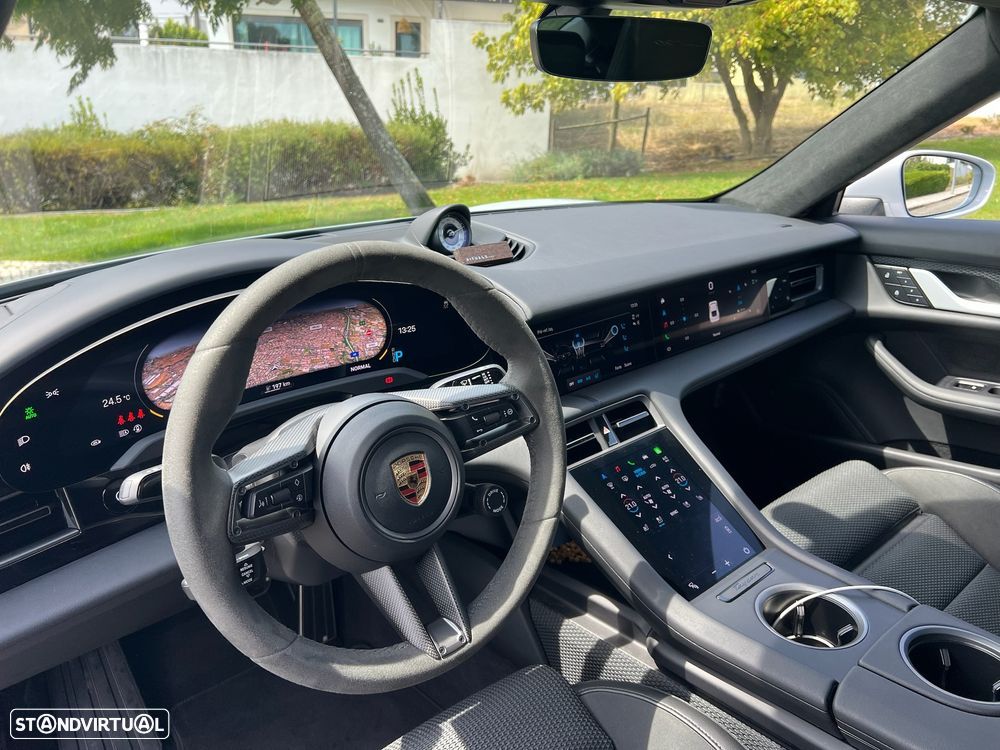 Porsche Taycan Turbo - 16