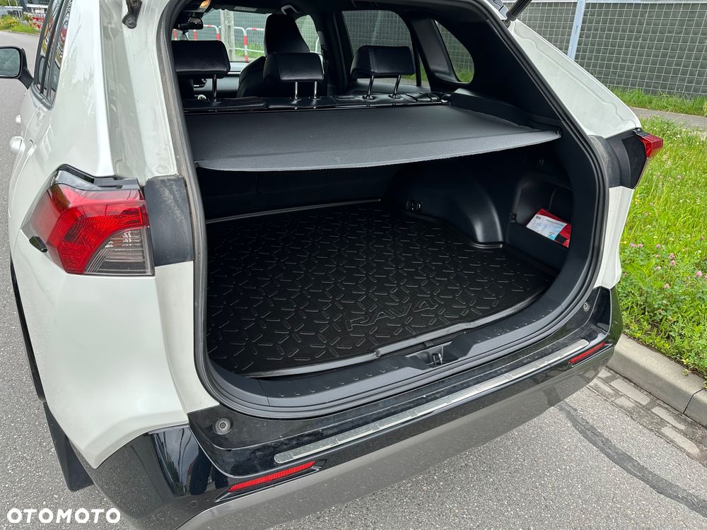 Toyota RAV4 Hybrid Selection 4x2 - 18