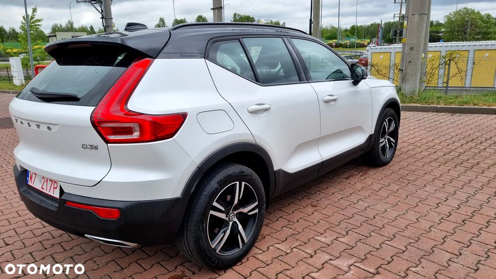 Volvo XC 40 D3 SCR R-Design - 4