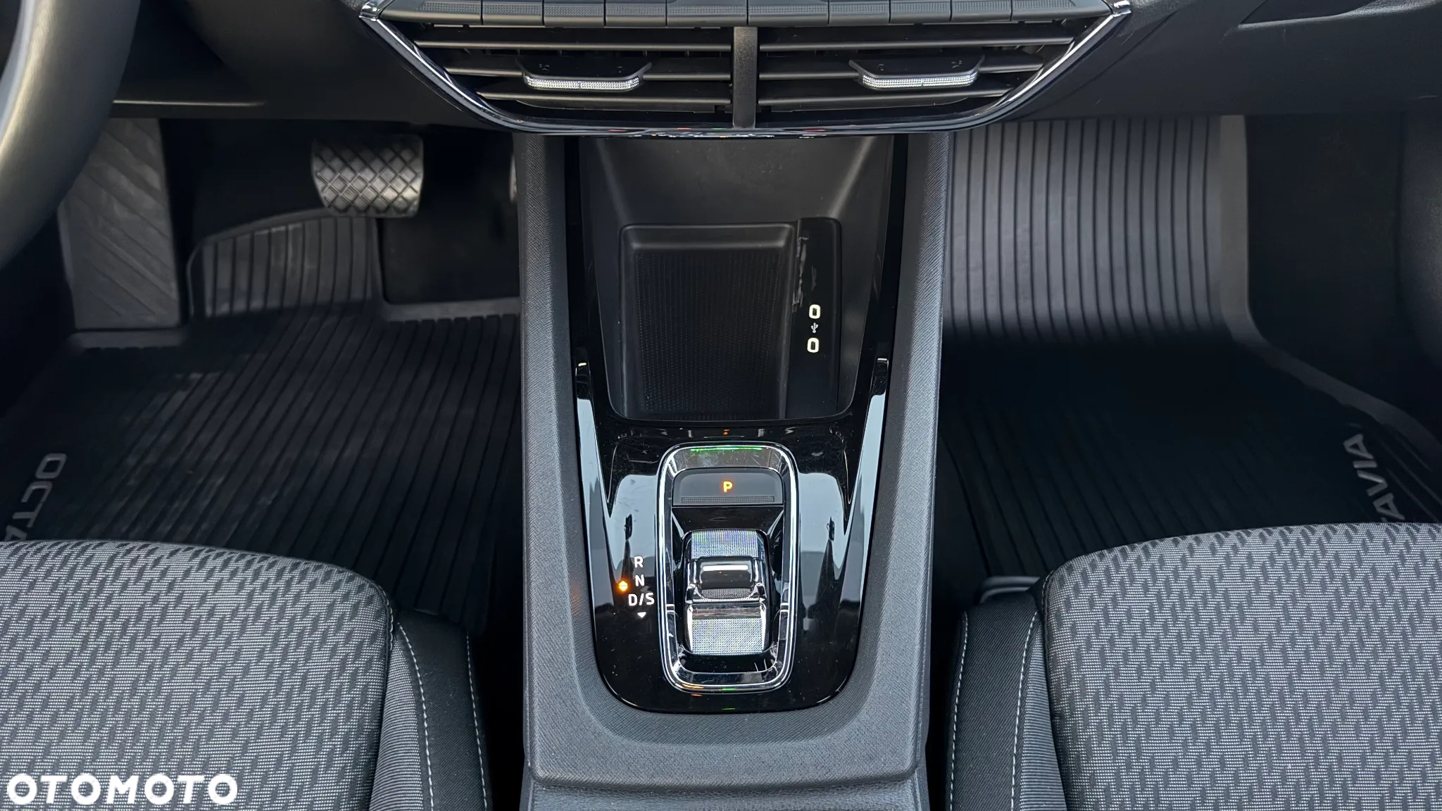 Skoda Octavia Combi 1.5 TSI e-TEC DSG Style - 27