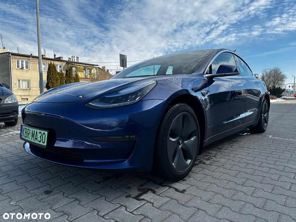 Tesla Model 3 - 3