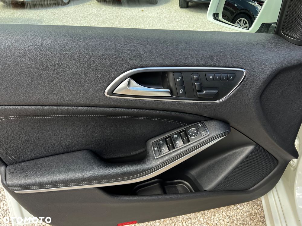 Mercedes-Benz Klasa A 250 7G-DCT AMG Line - 21