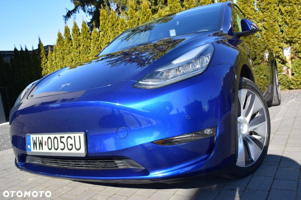 Tesla Y - 8