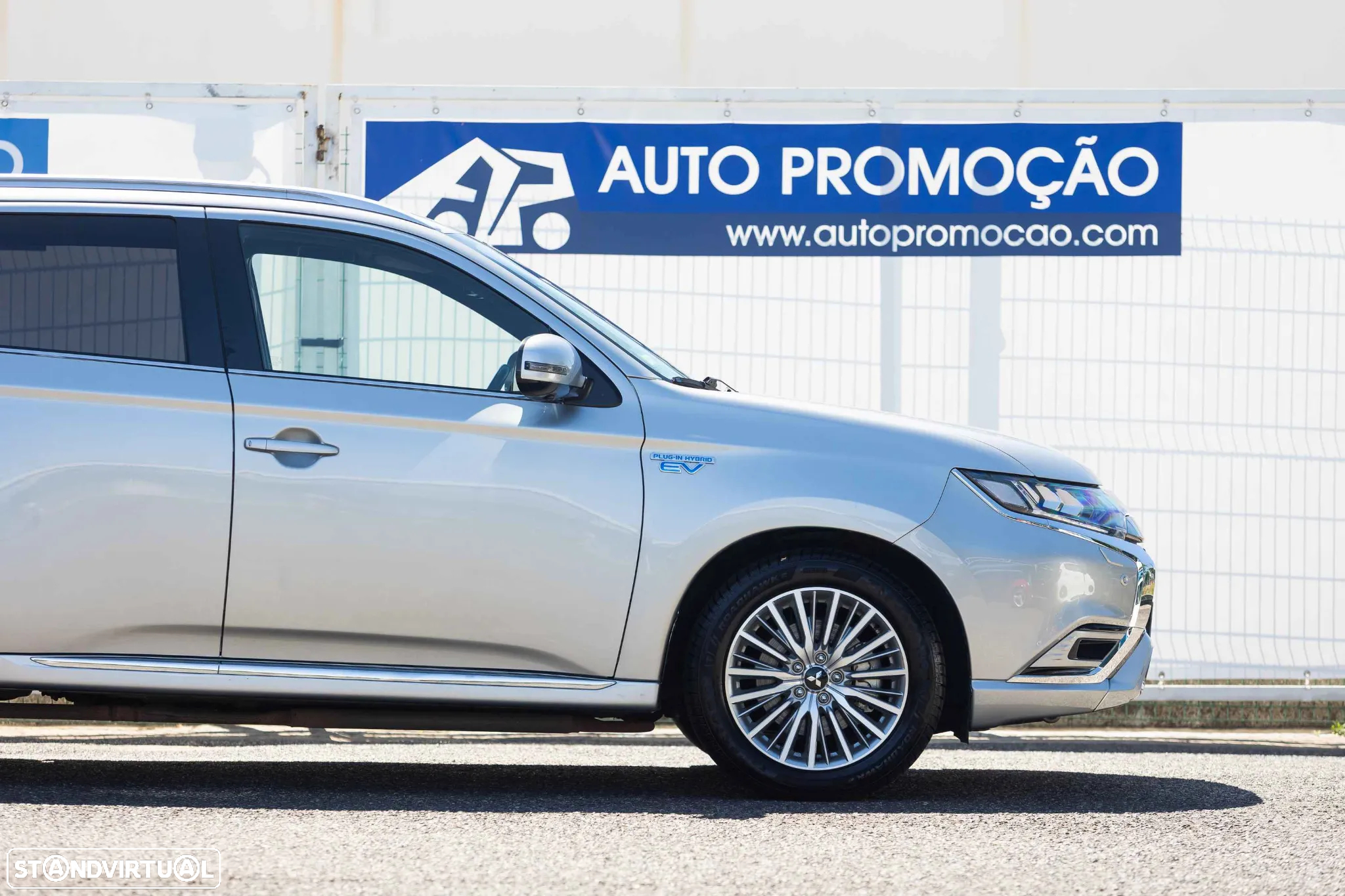Mitsubishi Outlander 2.0 PHEV Instyle - 4