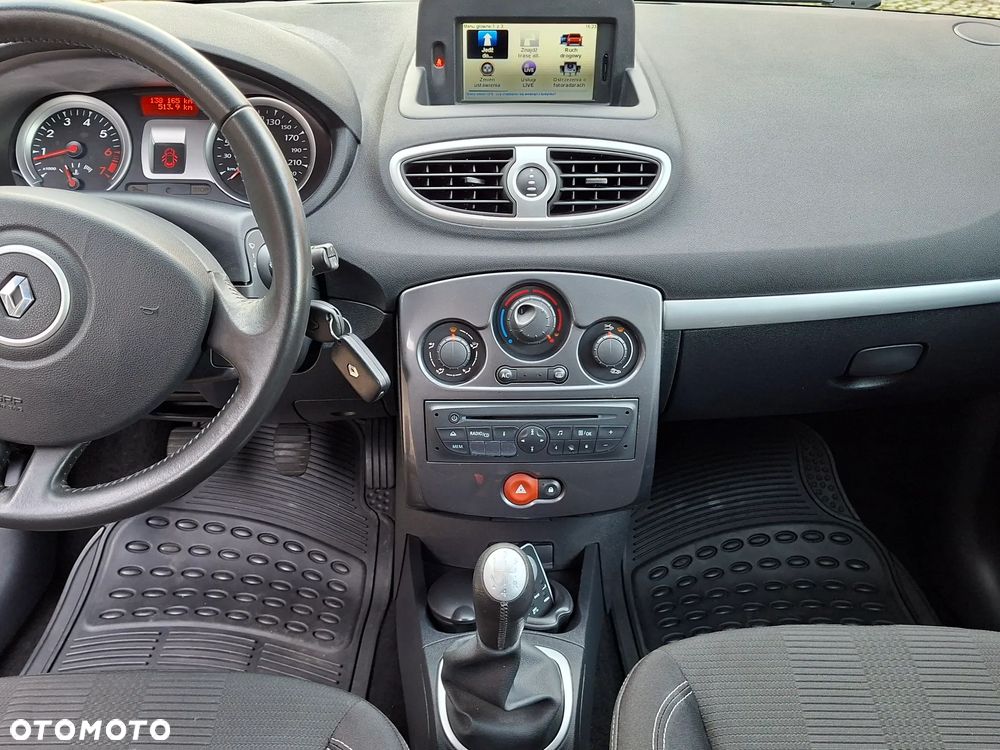 Renault Clio 1.2 16V 75 Night and Day - 20