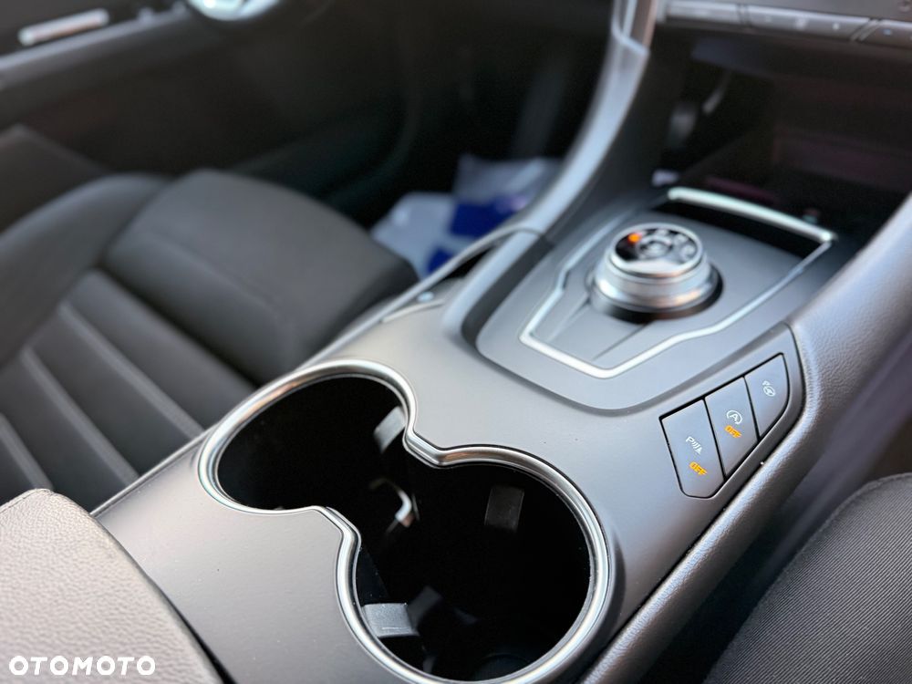 Ford Mondeo 2.0 EcoBlue Titanium - 26