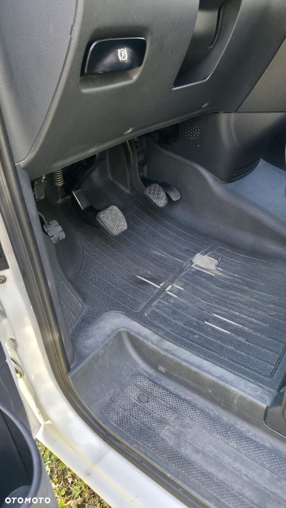 Mercedes-Benz VITO - 23