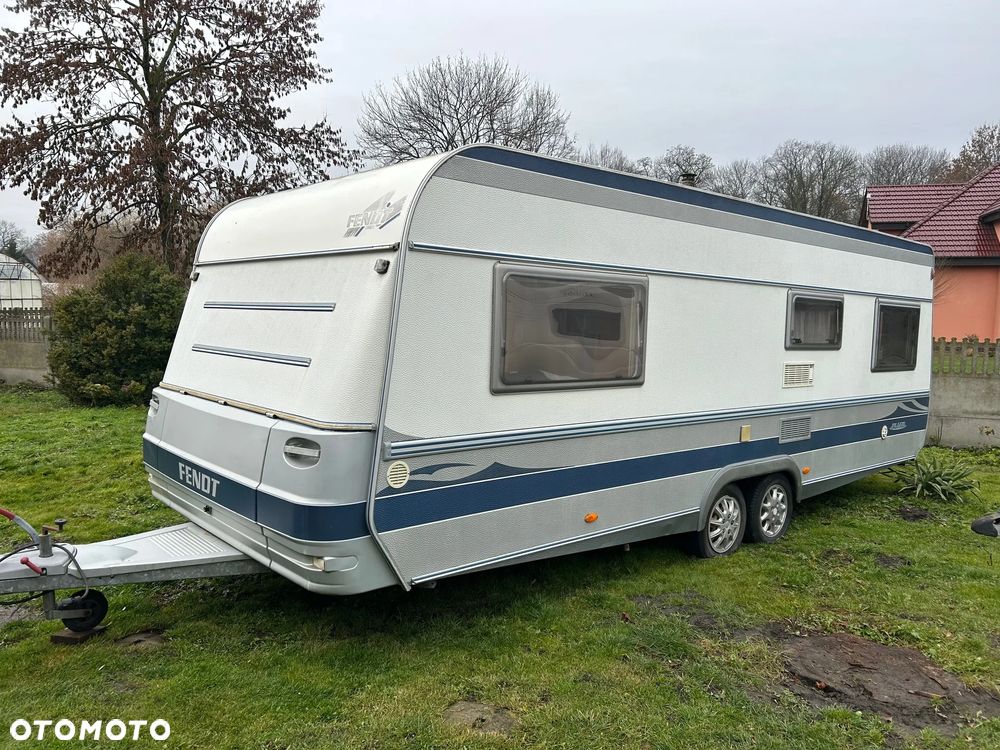 Fendt 650 z dużym przedsionkiem, prysznic - 2