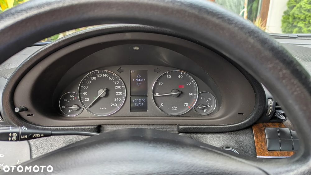 Mercedes-Benz Klasa C 180 T Kompressor Classic - 20