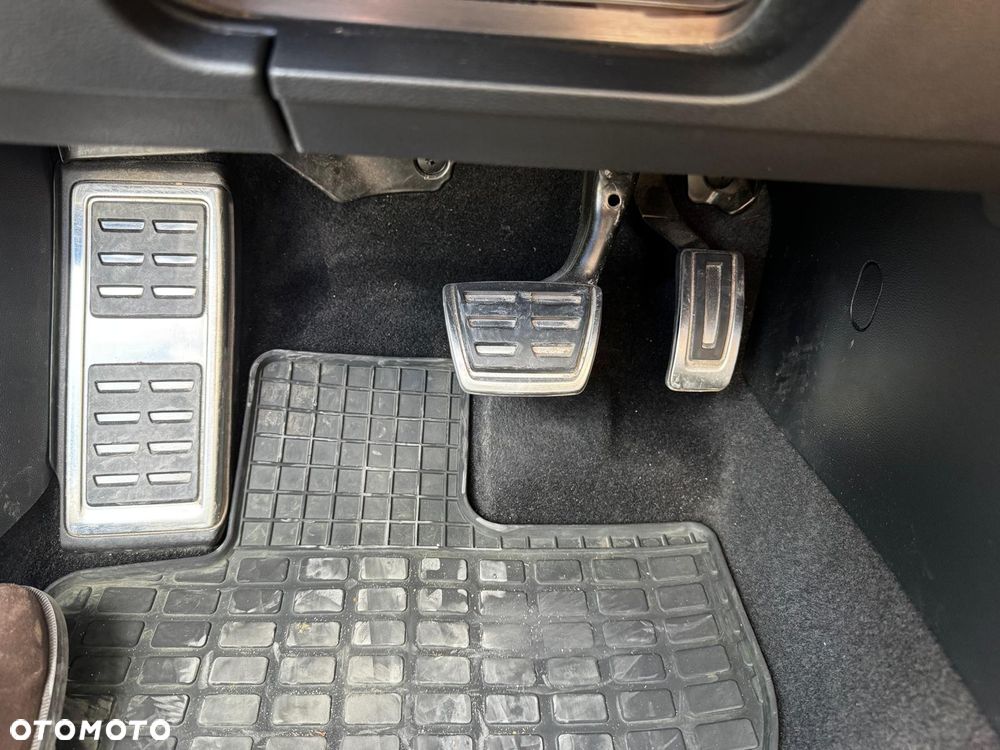 Volkswagen Passat 2.0 TDI Elegance DSG - 16