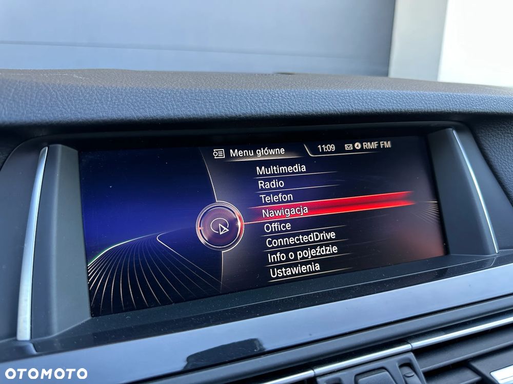BMW Seria 5 530d xDrive Luxury Line - 38
